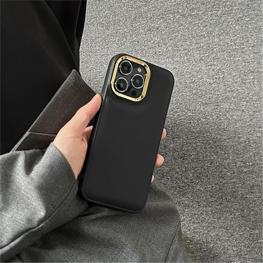 Krom Çerçeveli Puff Air Luxury Kılıf Siyah