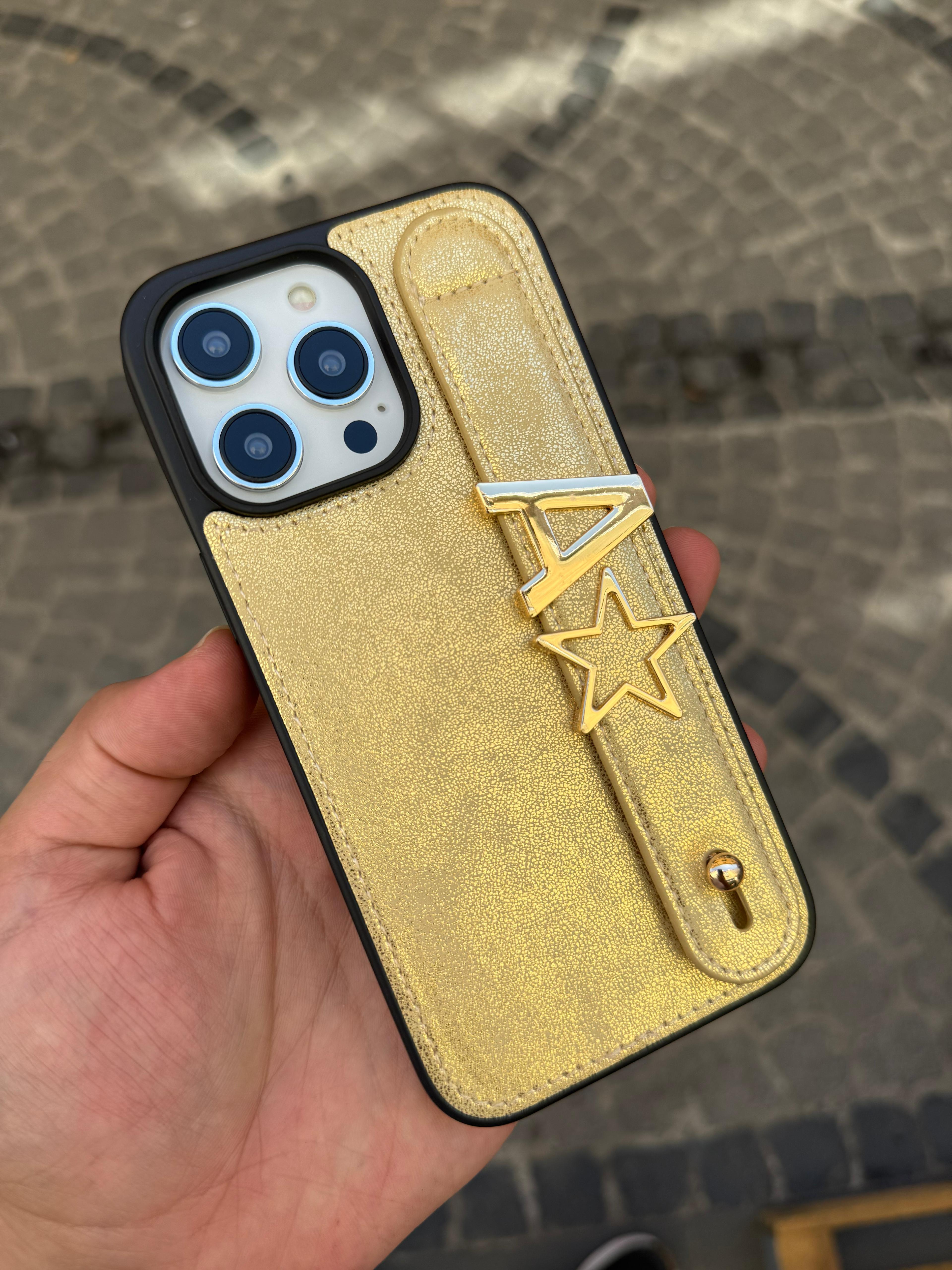 Madamcase Kişiye Özel El Geçmeli Premium GOLD Renk Telefon Kılıfı ve 2 adet metal aksesuar (harf veya sembol) 