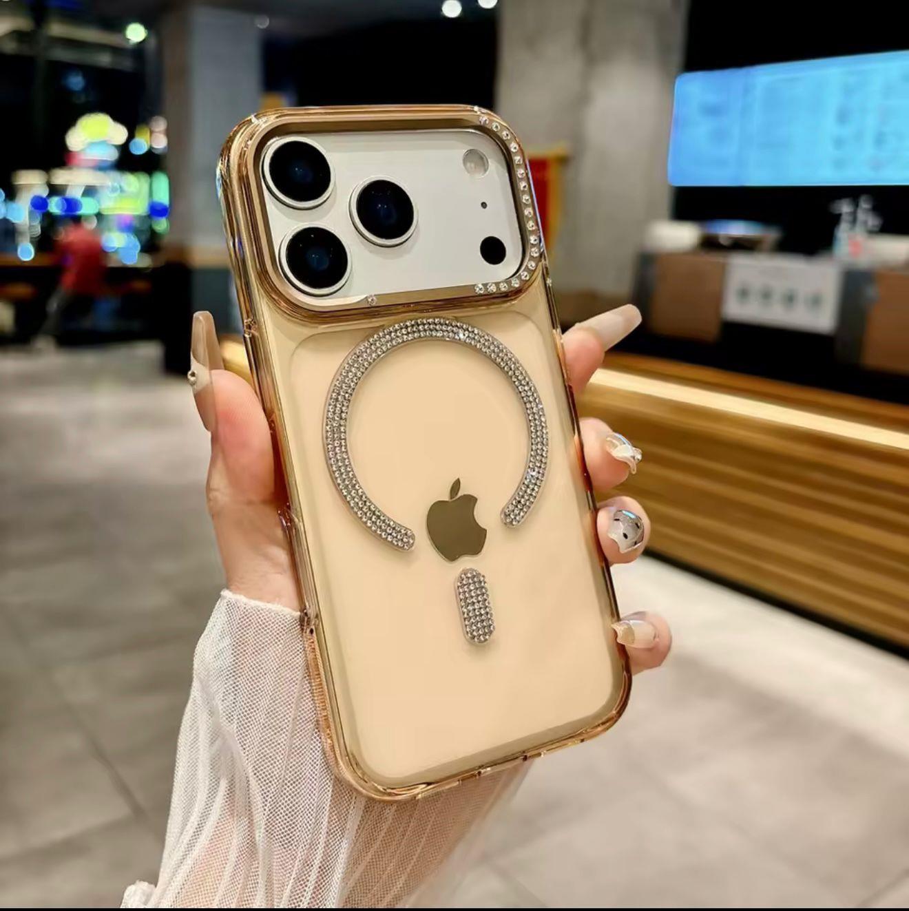 MadamcaseTaşlı Magsafe Özellikli Saramaz Sert Telefon Kılıfı Gold Renkli