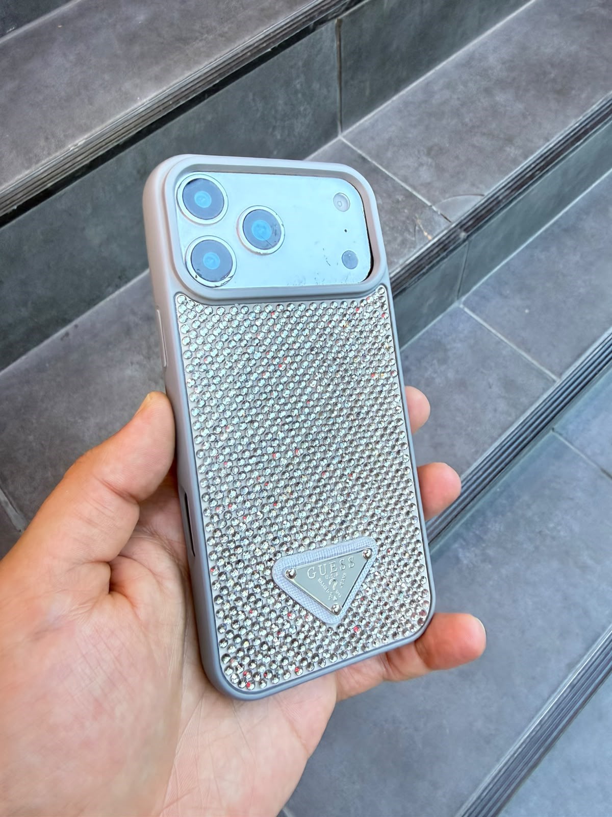 PRD Taşlı Luxury iPhone Kılıfı Gri Renkli