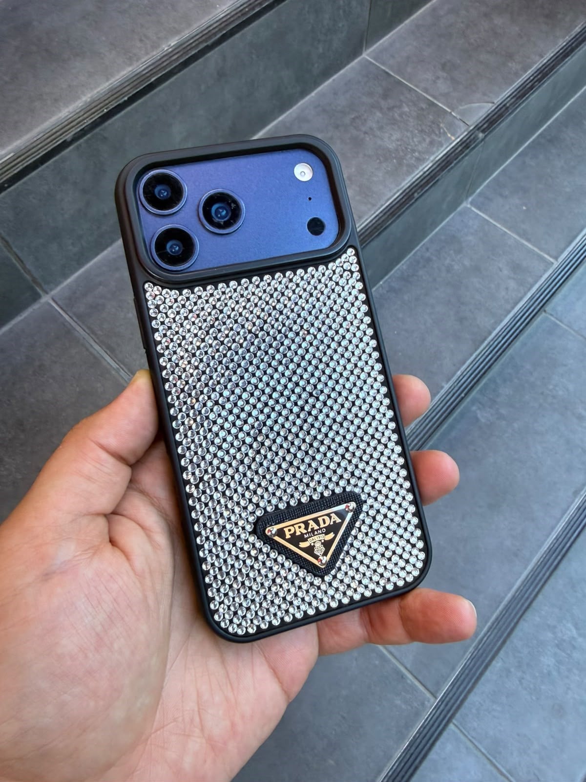PRD Taşlı Luxury iPhone Kılıfı Siyah Beyaz Renkli