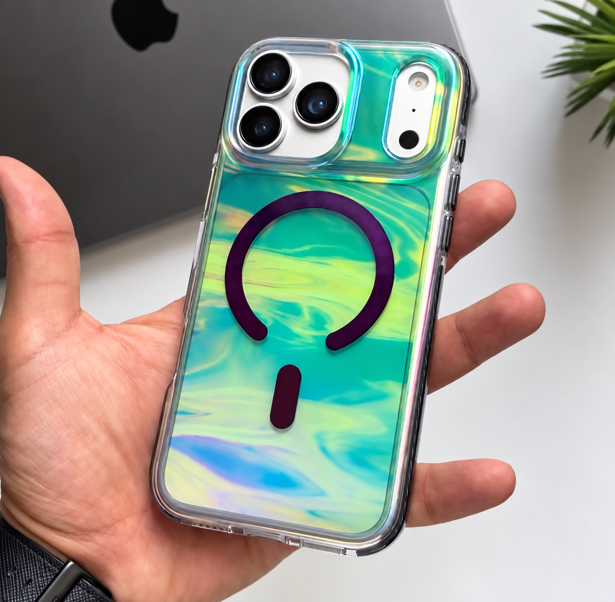 Puloka Luxury Hologramlı Magsafe Özellikli Kılıf Yeşil Renkli