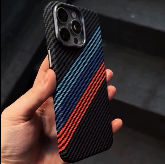 Şerit Desenli Sert Karbon Magsafe Özellikli Telefon Kılıfı Şerit Desenli