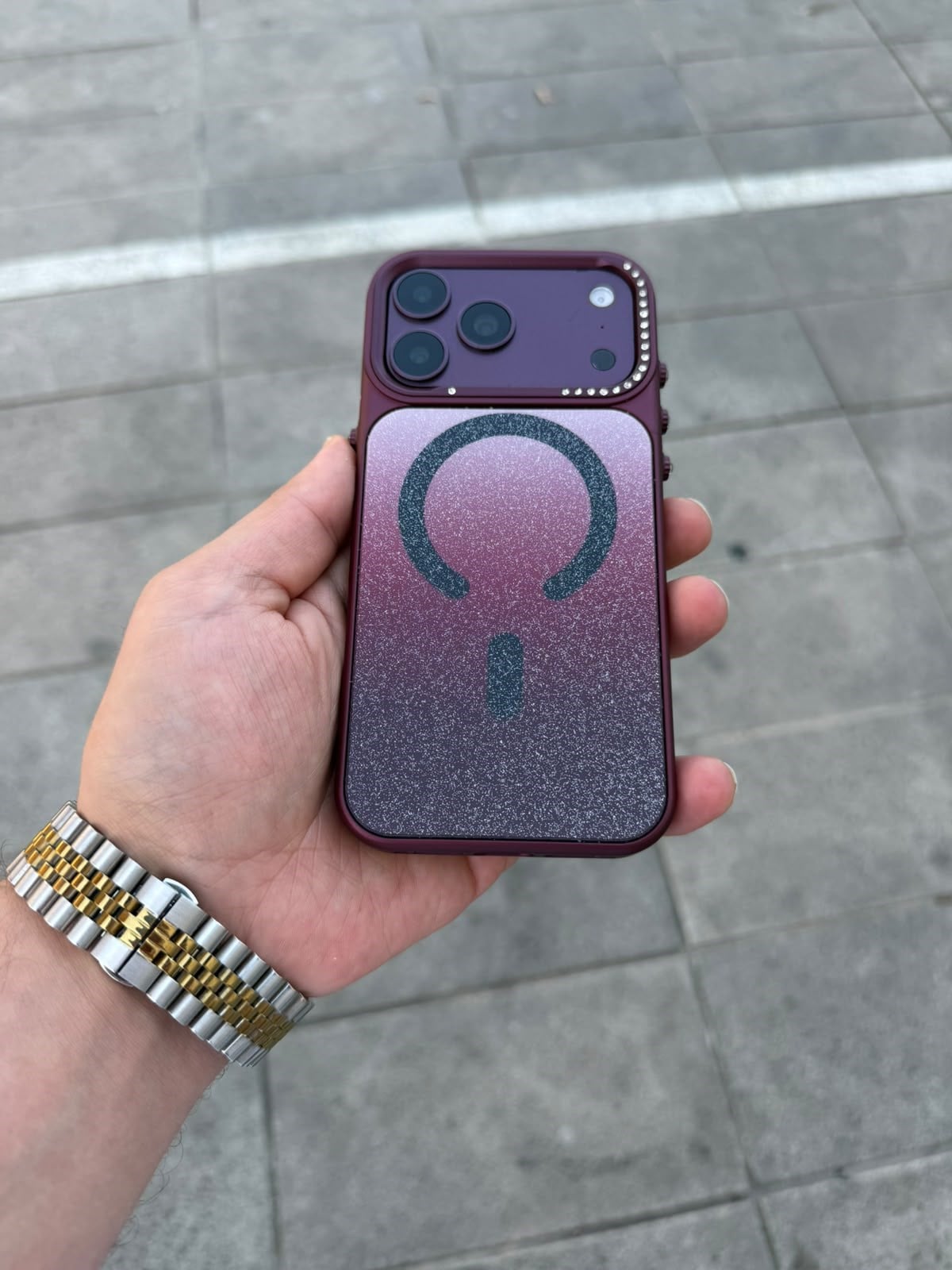 Simli Diamond Taşlı Magsafe Özellikli Premium Kılıf Bordo Renkli