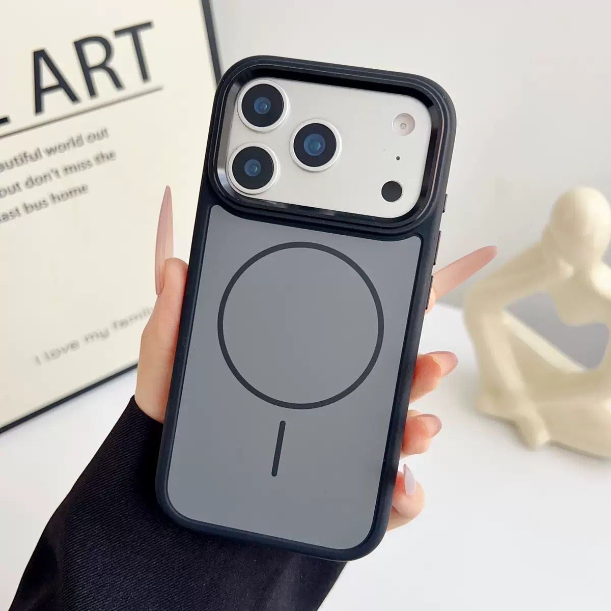 SoftArt Magsafe Özellikli Mat Silikon Kılıf Siyah Renkli