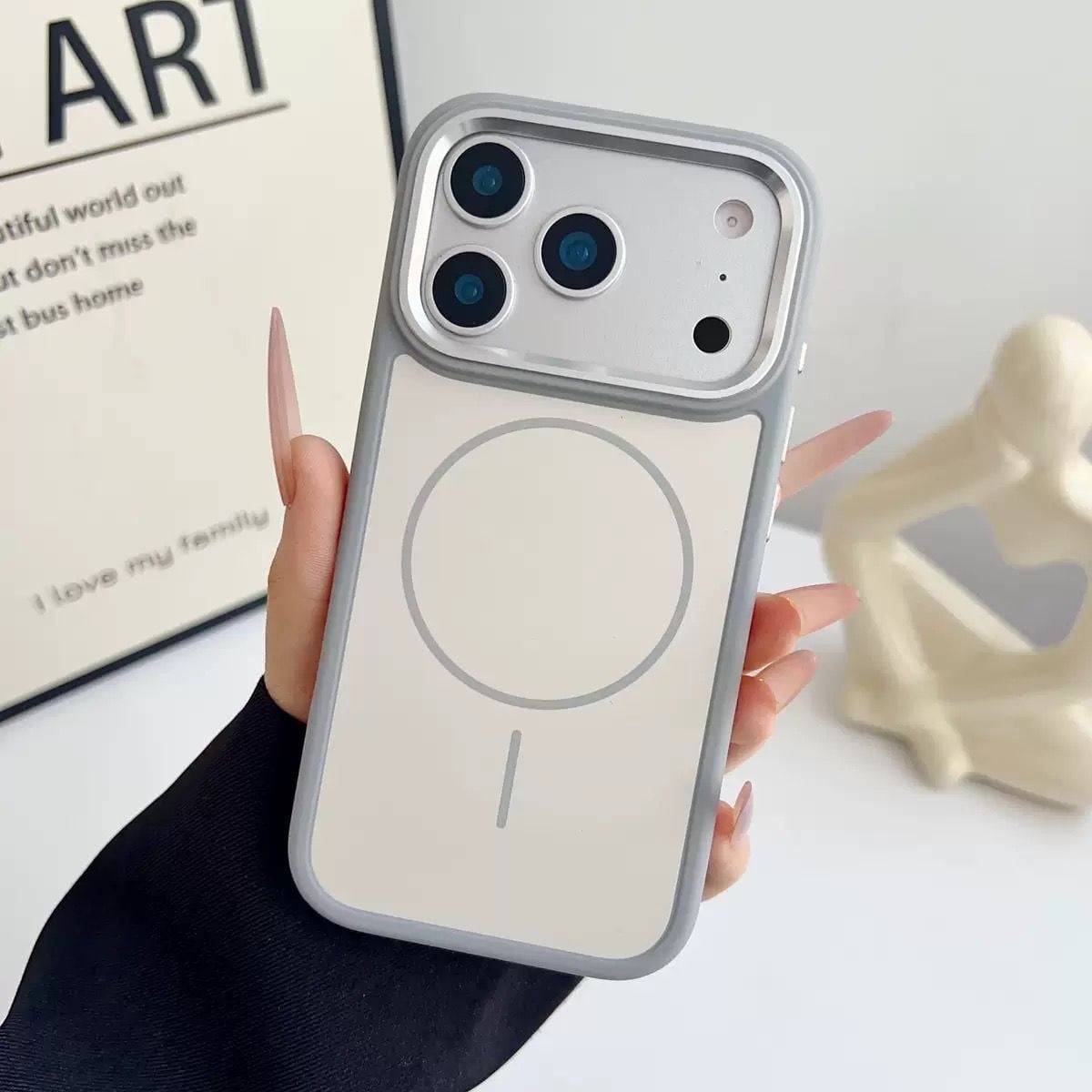 SoftArt Magsafe Özellikli Mat Silikon Kılıf Titanyum Renkli