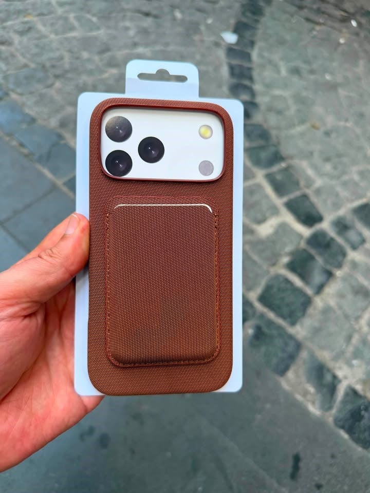 Tech Dokuma MagSafe Kartlıklı Kılıf Kahve Renkli