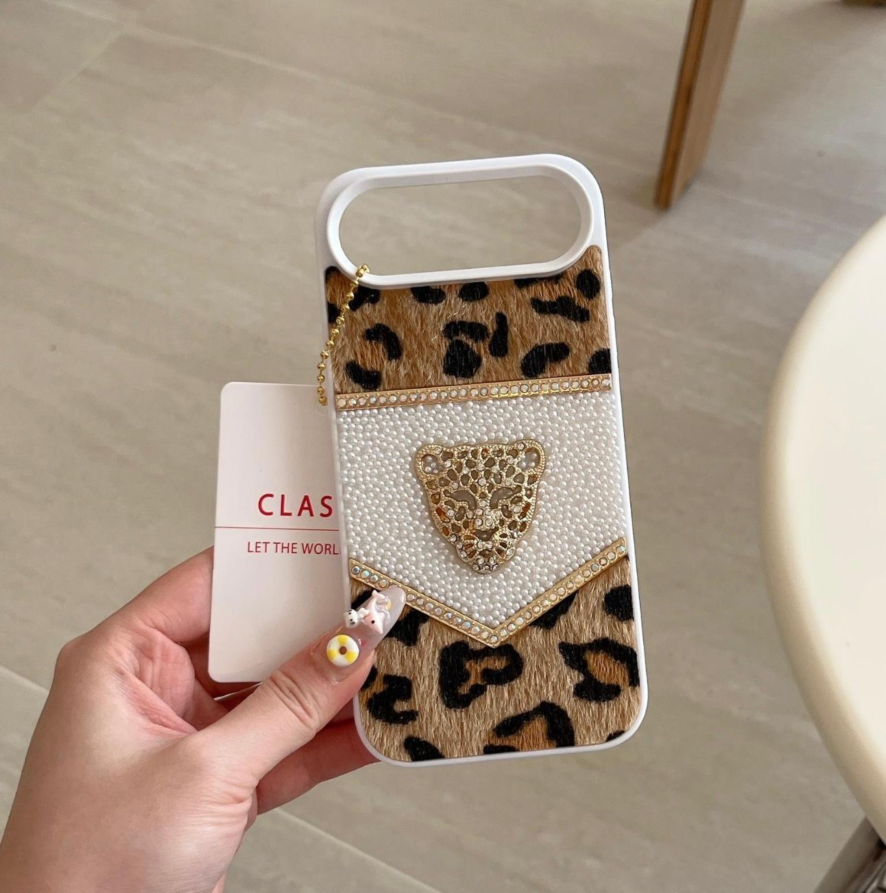 Tüylü Beyaz Renk Leopar Diamond Luxury Kılıflar
