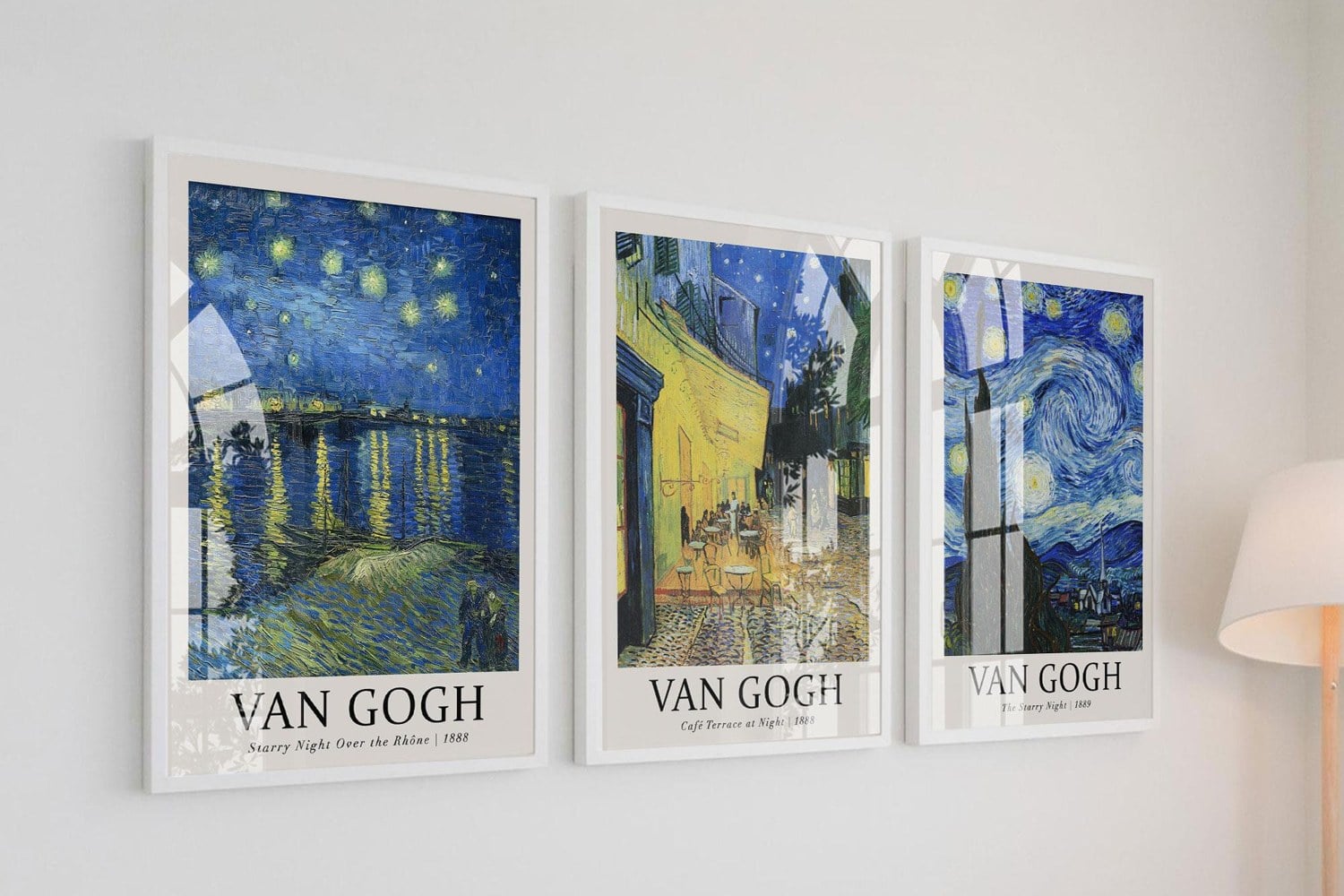 Koltuk üstünde 3 adet 50x70 çerçeveli Van Gogh tablo seti