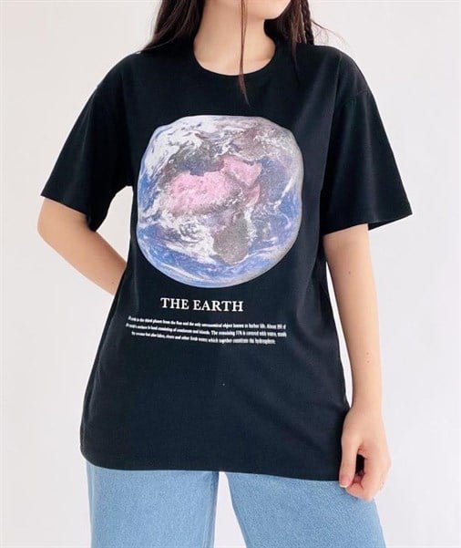 The Earth Siyah T-Shirt