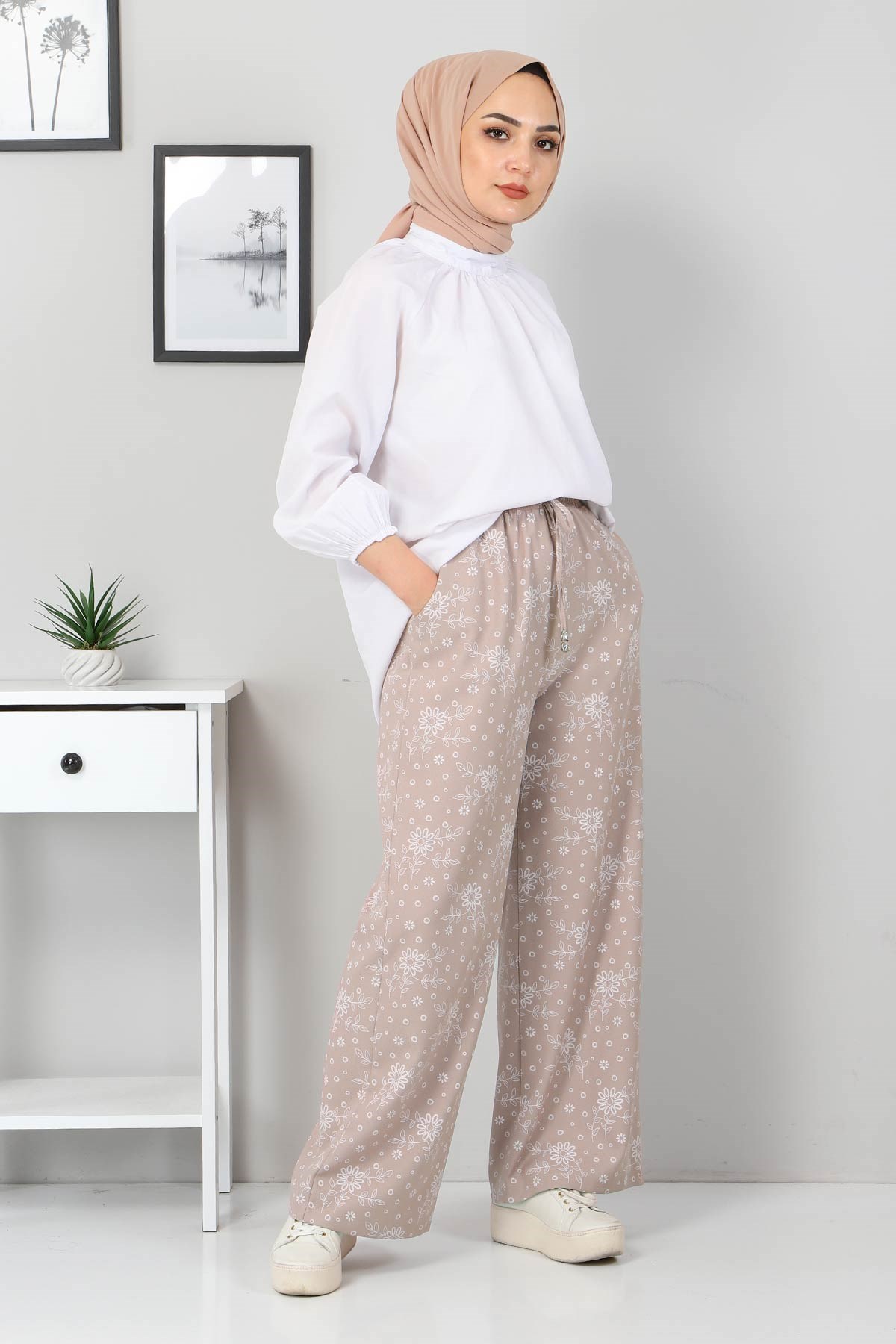 Beli Lastikli Çiçekli Pantolon Vizon 10779-4