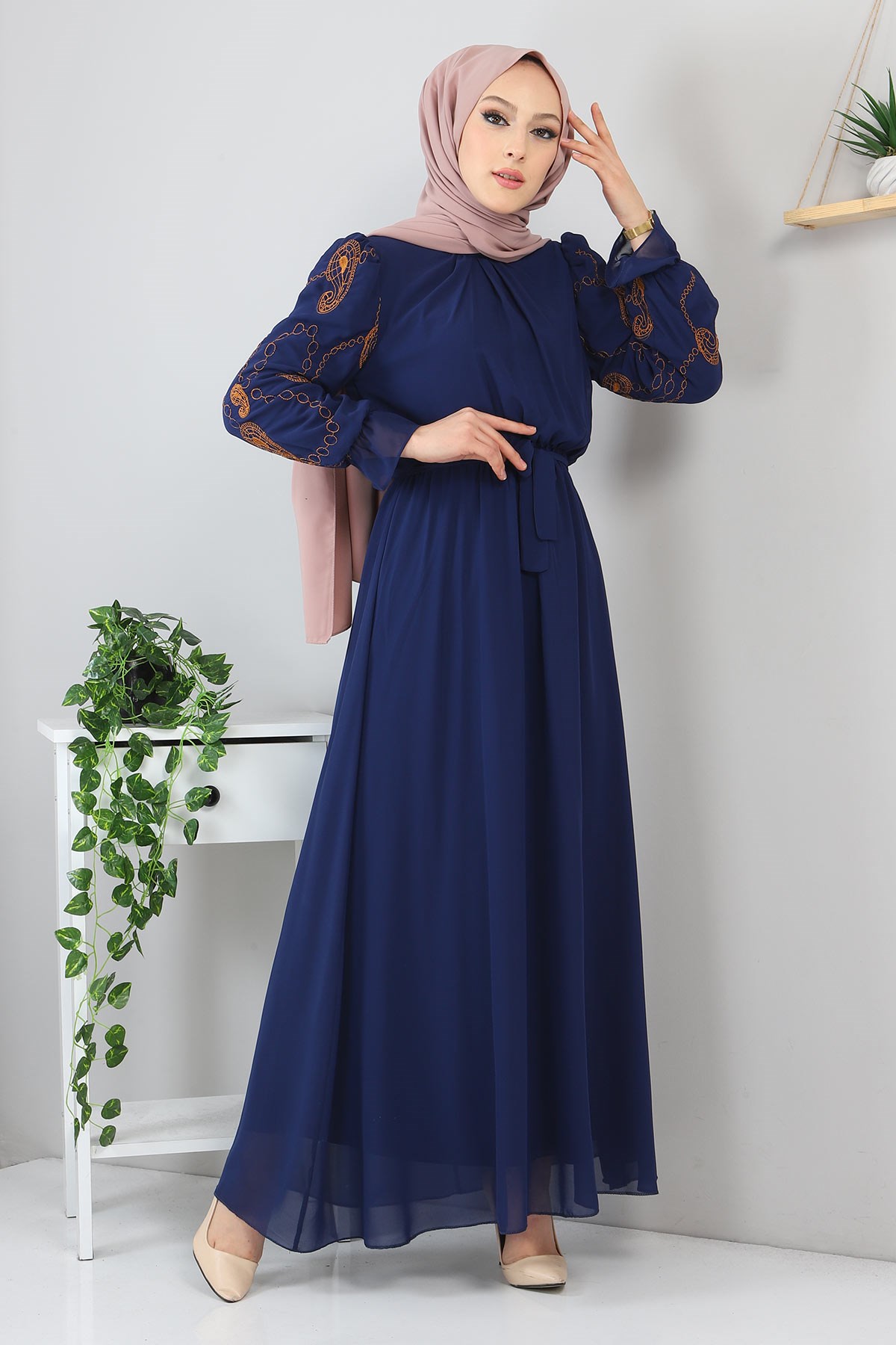 Kolu Nakışlı Şifon Elbise İndigo 12500