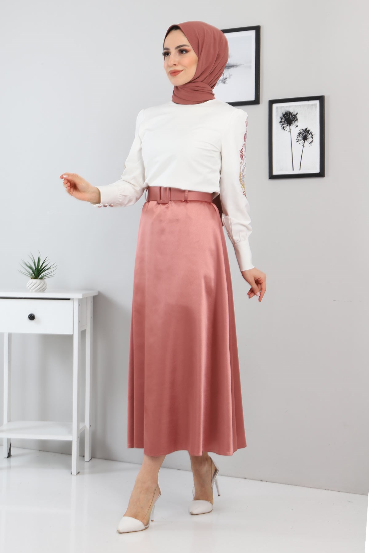 Nakışlı Etekli Takım Gül Kurusu 8580