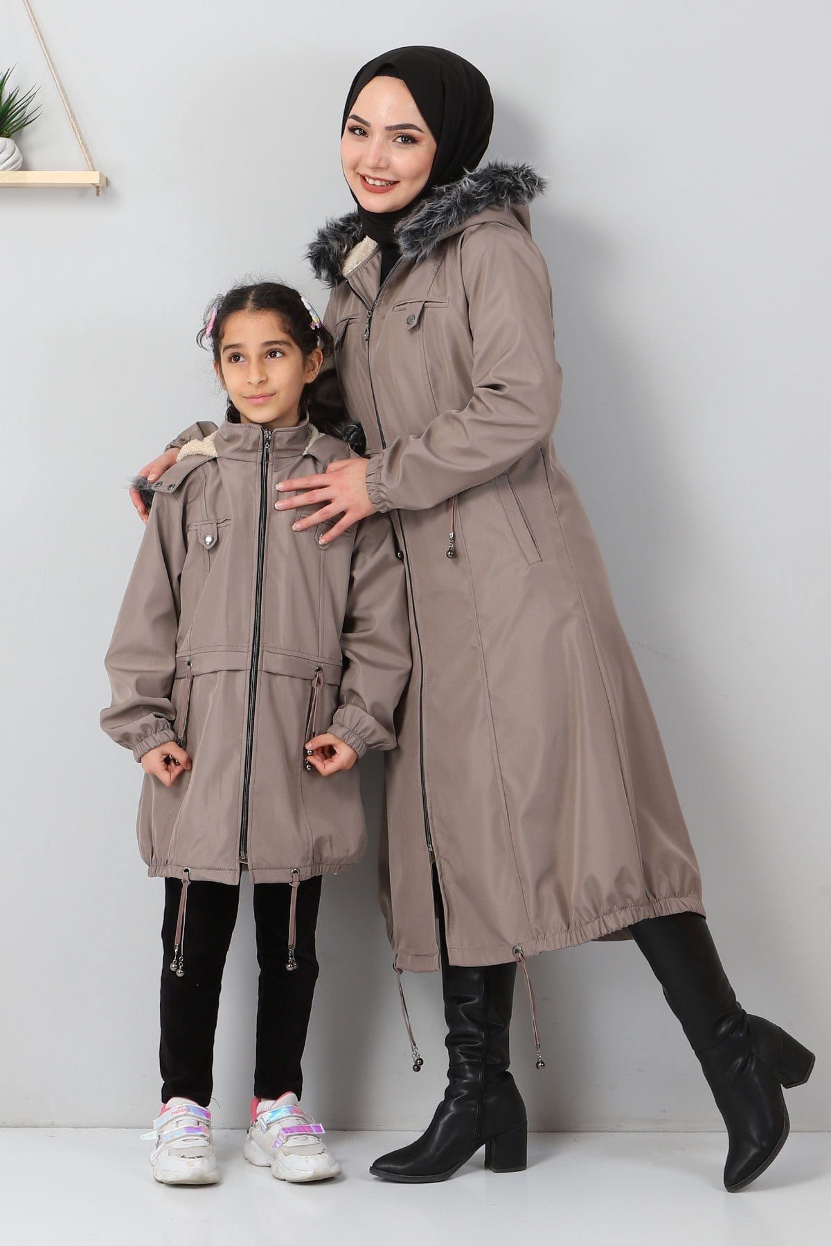Püskül Detaylı Çocuk Mont Bej 10302