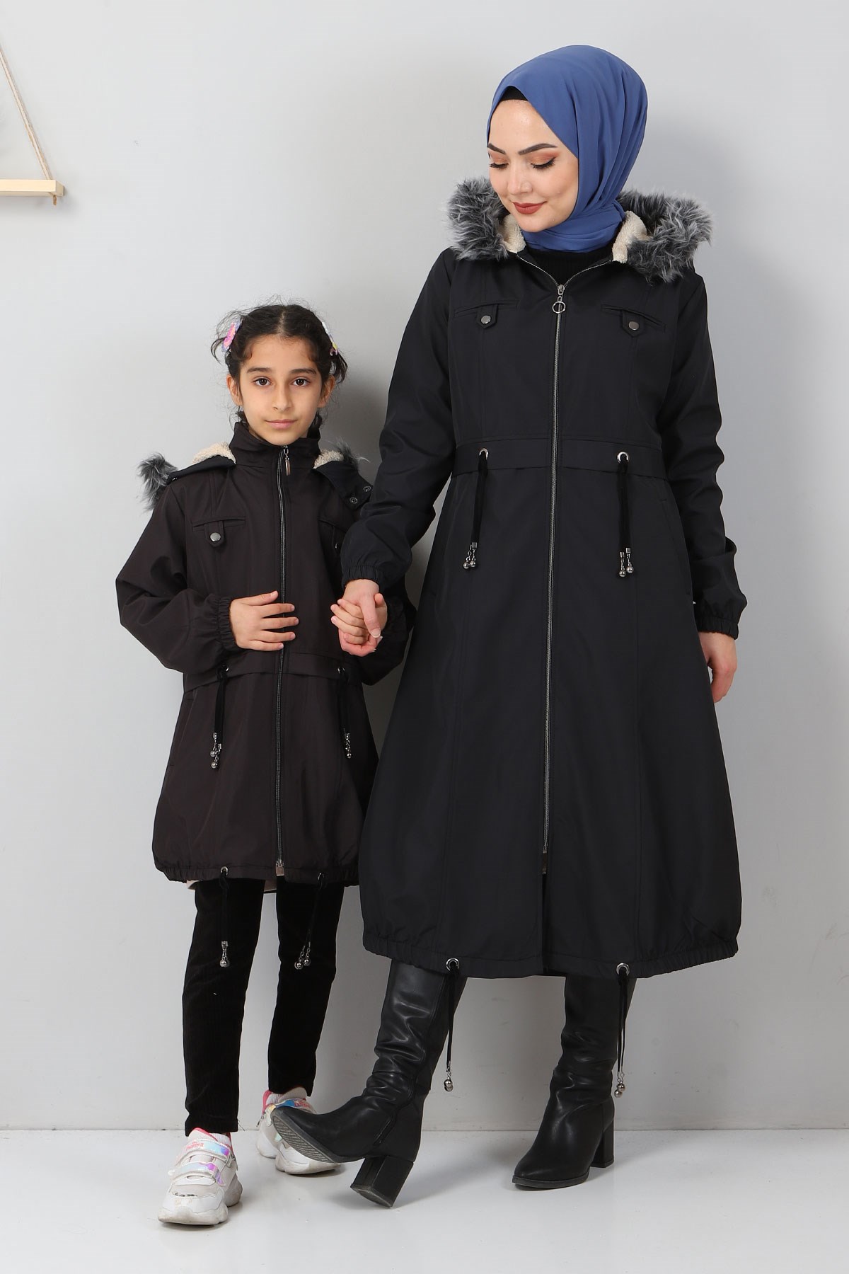 Püskül Detaylı Çocuk Mont Siyah 10302