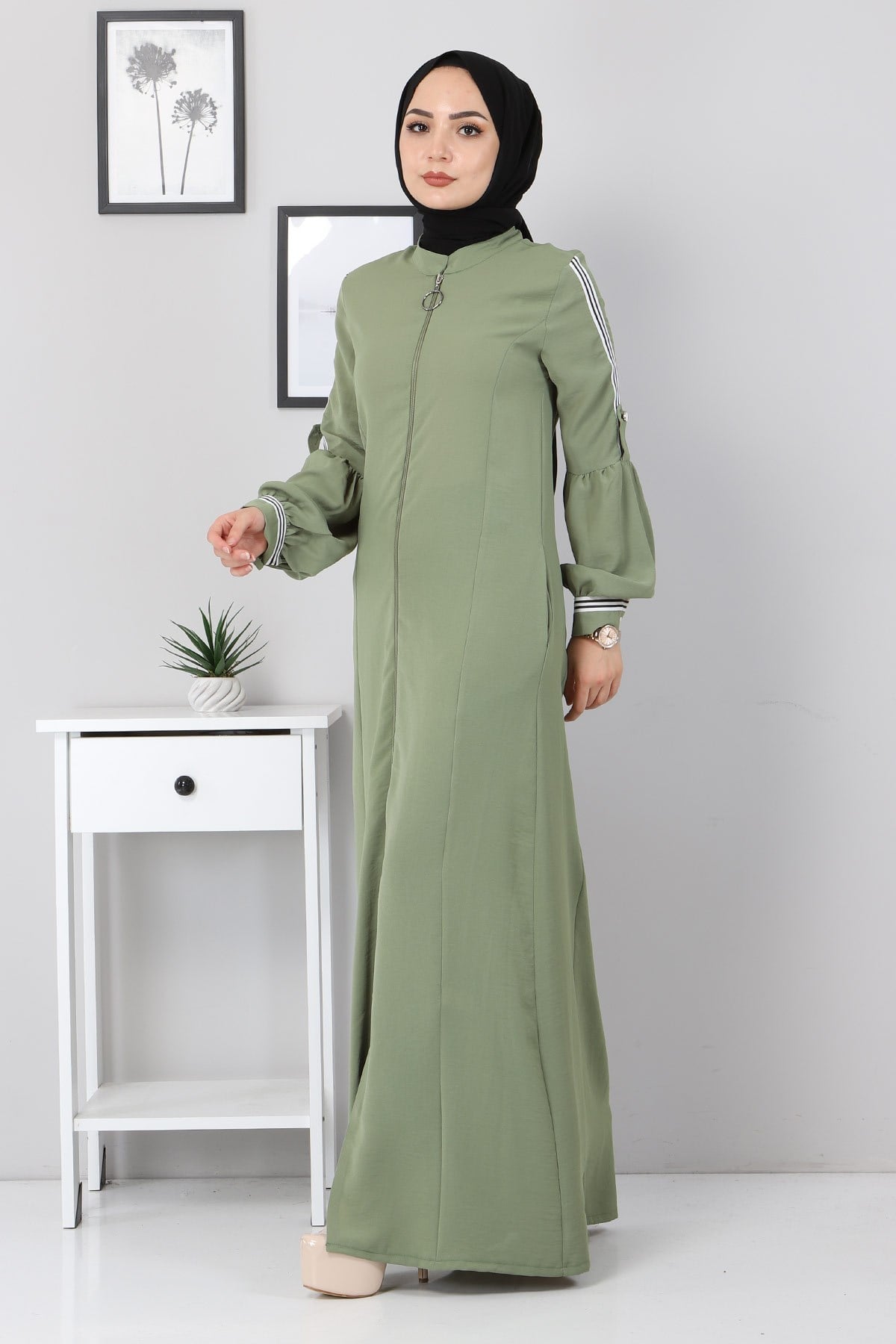 Şerit Detaylı Ferace Haki 10810