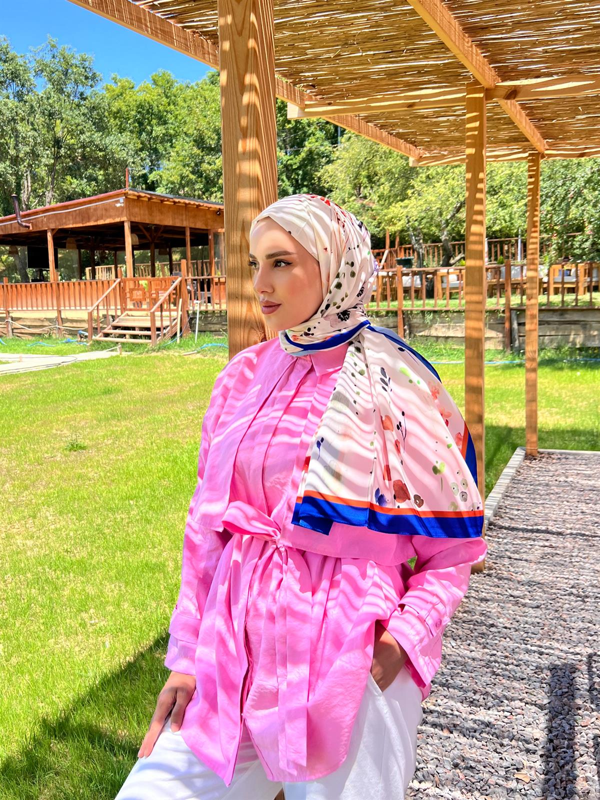 Sümbül Desenli Şal Saks