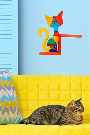 Tablo ahşap tablo modelleri ahşap raf çok amaçlı kullanım kitaplık The Bibliocat modeli