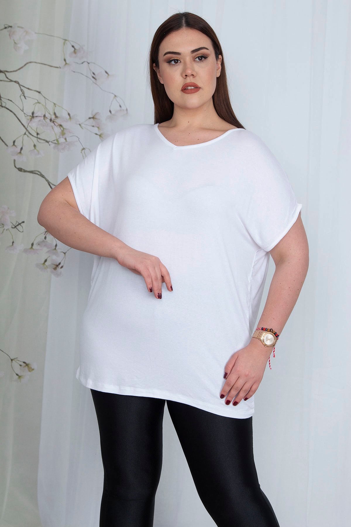 Kadın Beyaz V Yakalı Düşük Kol Bluz 65N23546