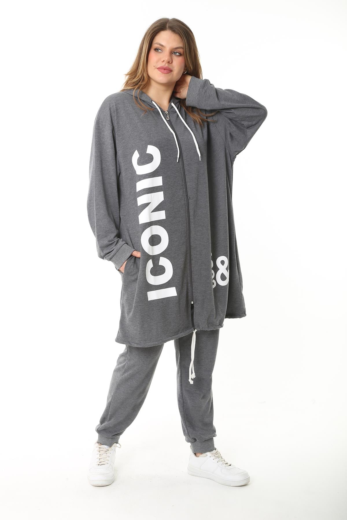 Kadın Büyük Beden Gri Baskı Ve Fermuar Detaylı Kapşonlu Sweatshirt Pantolon Takım 65N37128