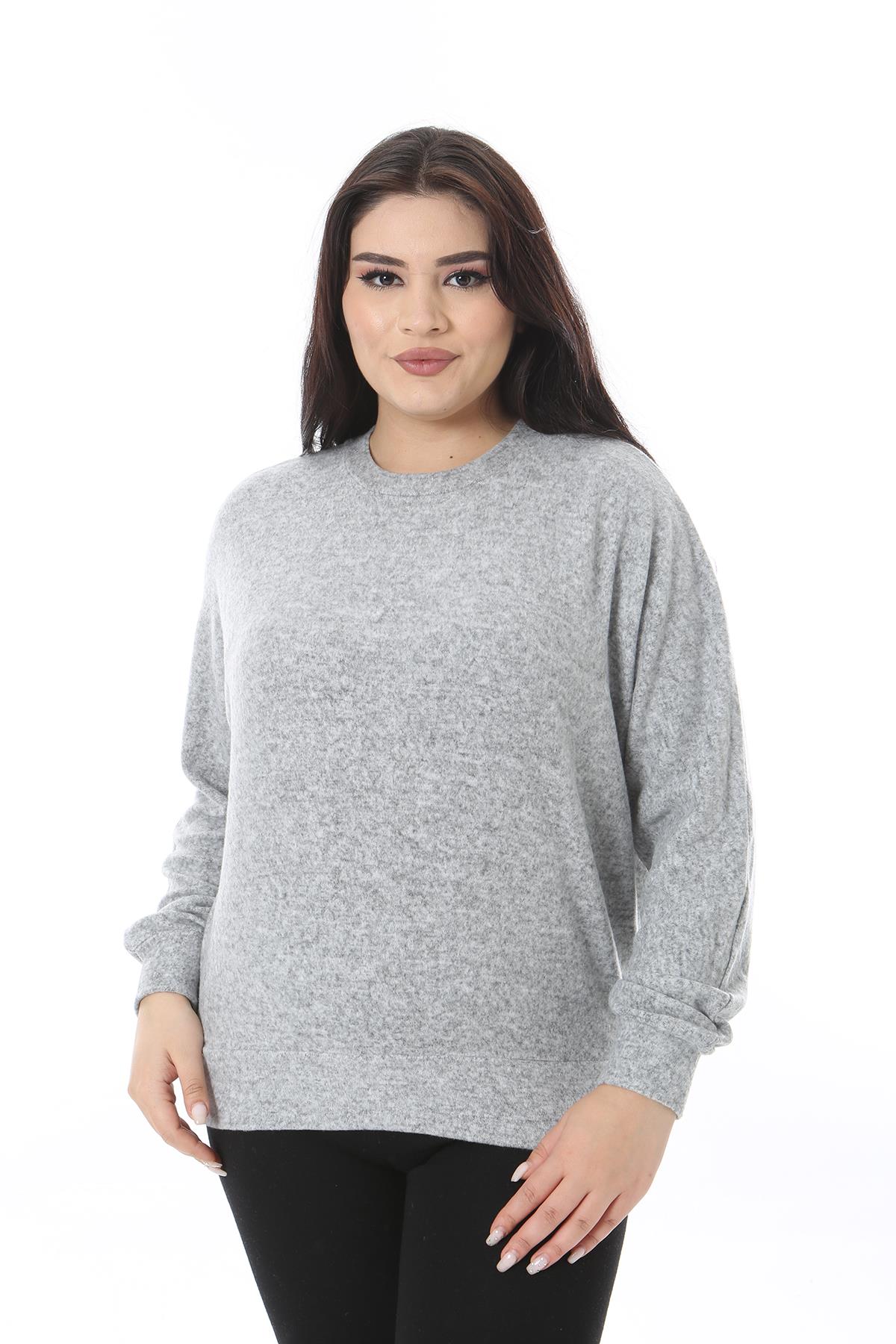 Kadın Büyük Beden Gri Yumoş Kumaş Yarasa Kollu Bluz 65N38636
