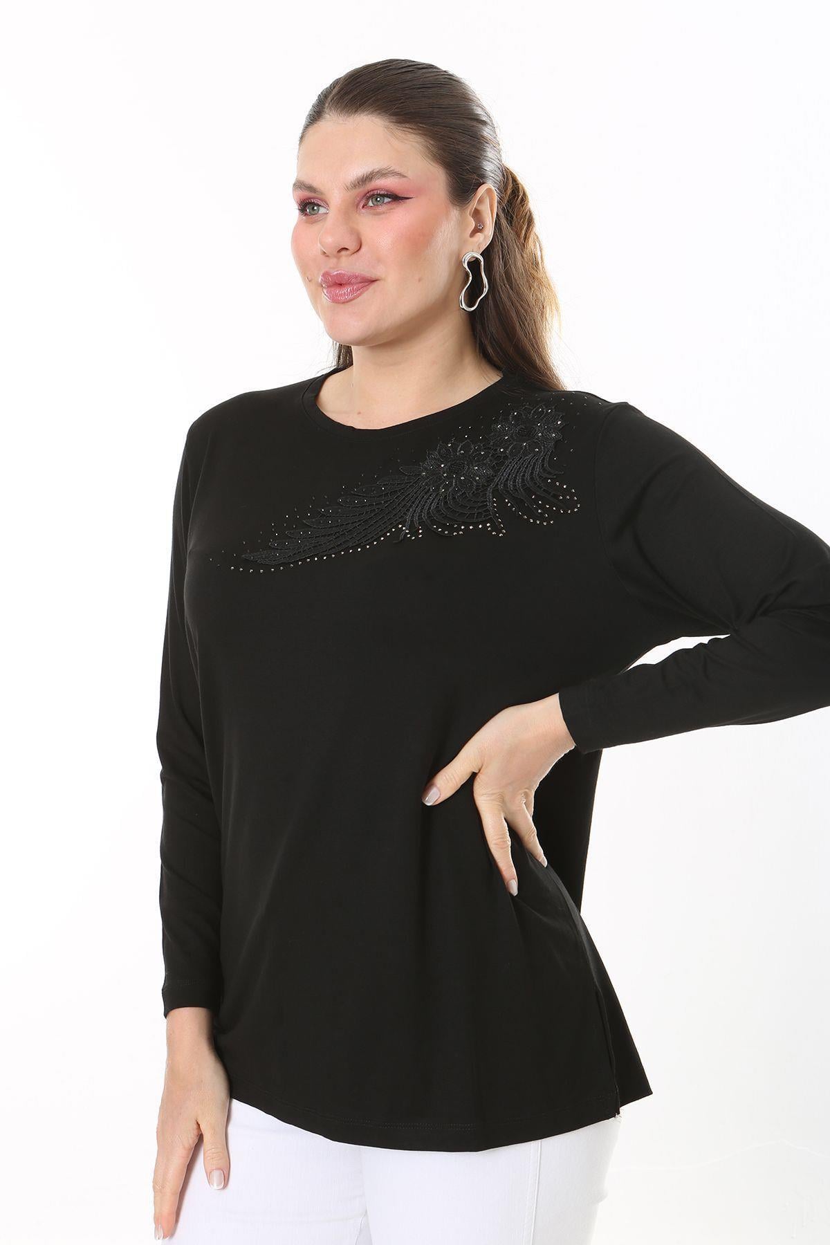 Kadın Büyük Beden Siyah Aplike Dantel Ve Taş Detaylı Uzun Kollu Bluz 65N37688