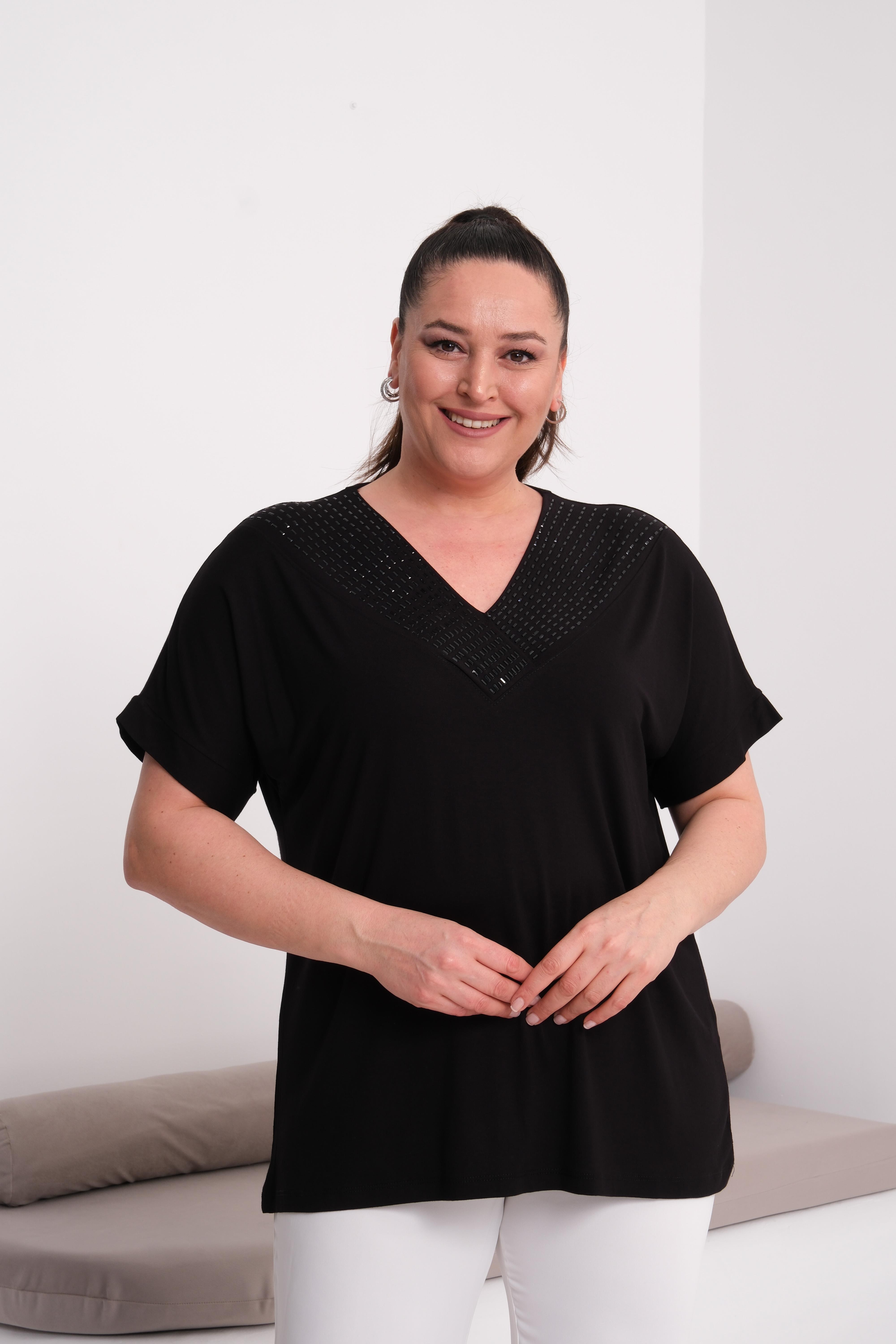 Kadın Büyük Beden Siyah, Yaka Detaylı V Yaka Bluz 65N39415