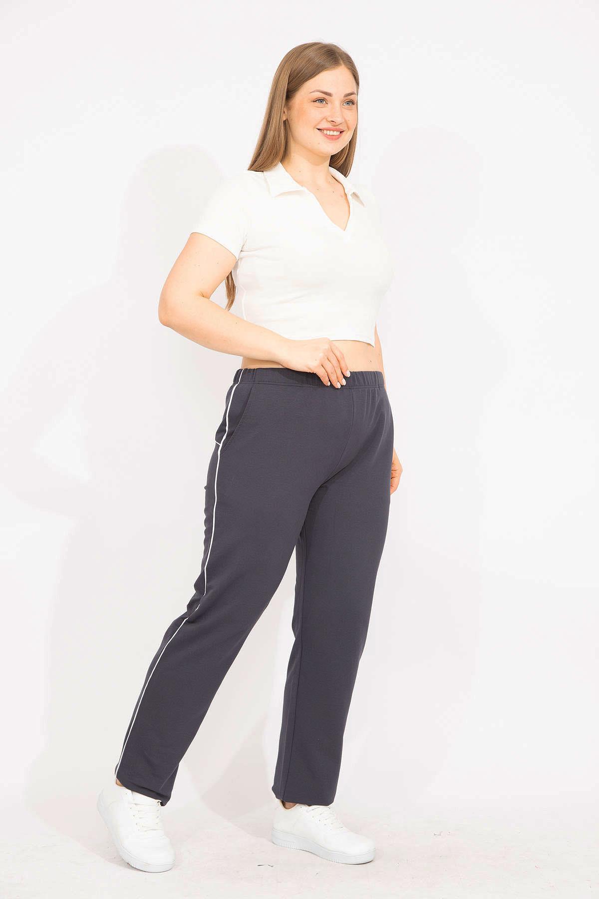 Kadın Lacivert Büyük Beden Biye Detaylı Spor Pantolon 65N35627