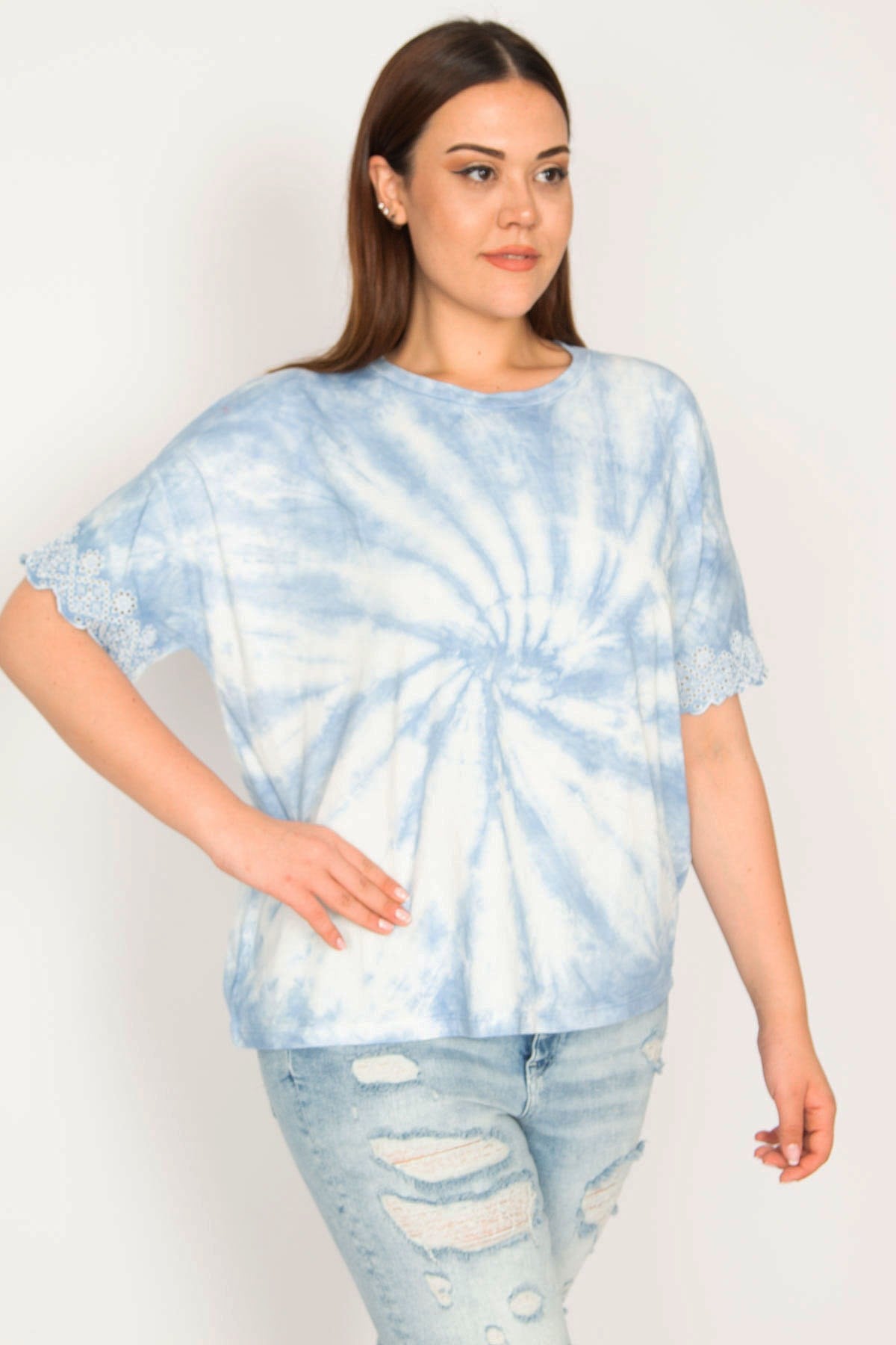 Kadın Mavi Batik Desenli Kol Ağzı Dantel Detaylı Bluz 65N33289