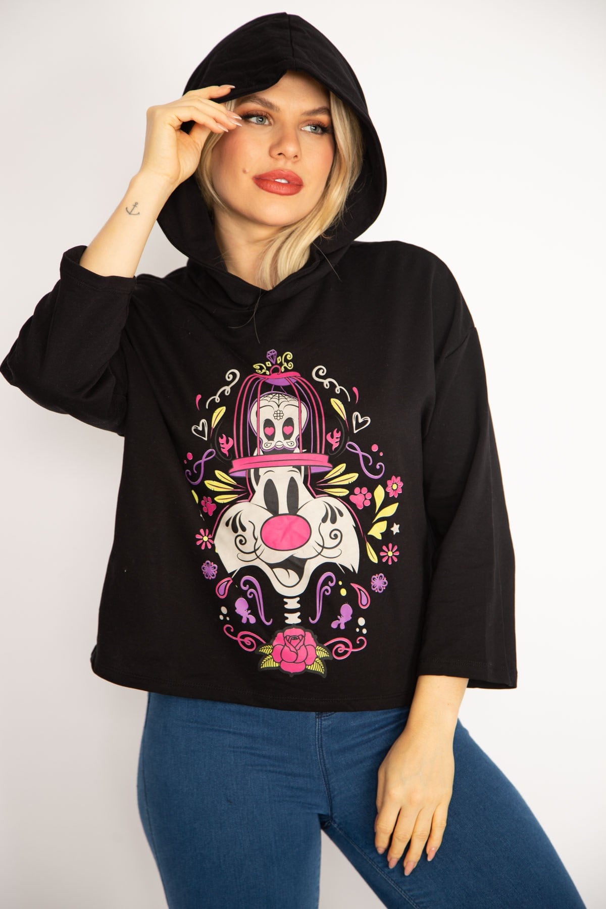 Kadın Siyah Dijital Baskılı Kapşonlu Sweatshirt 65N35083
