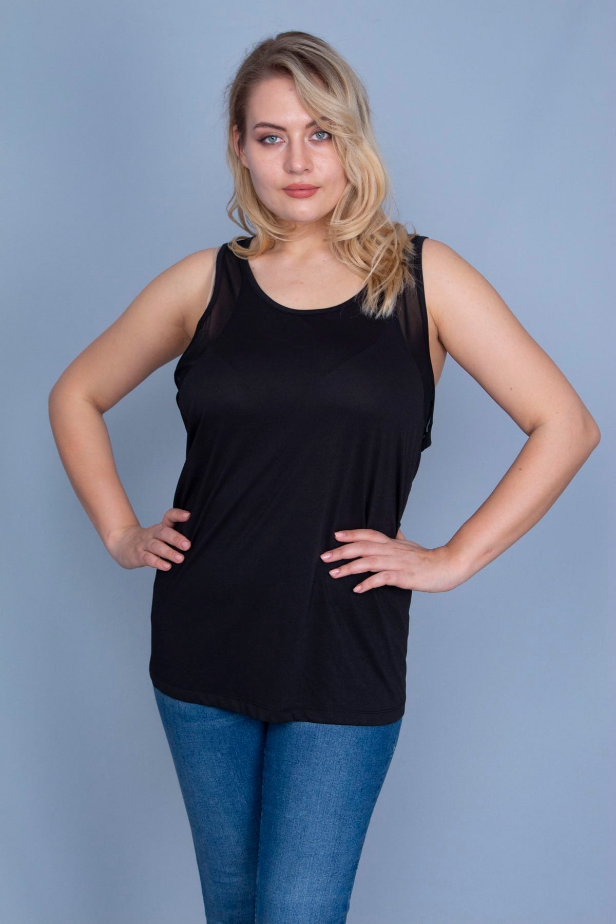 Kadın Siyah Kol Evi Tül Detaylı Spor Bluz 65N25824