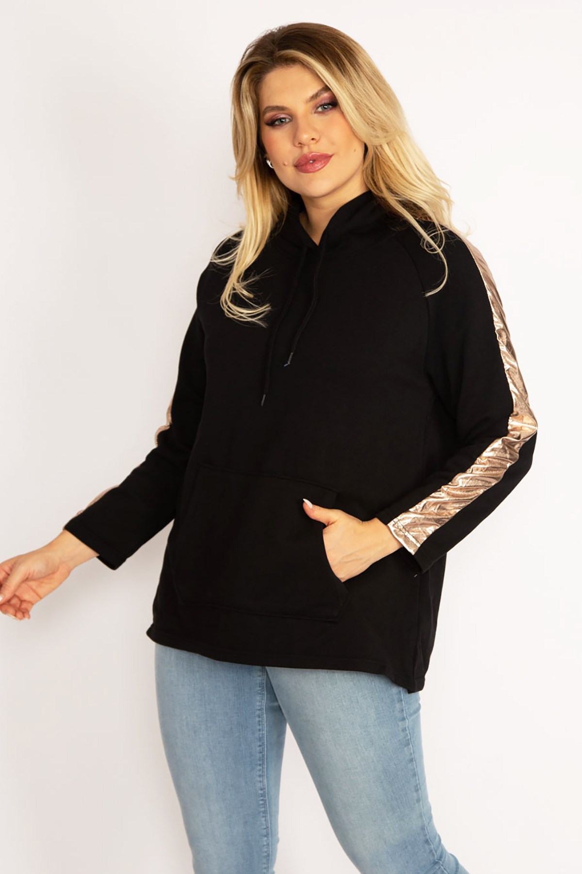 Kadın Siyah Kolları Dore Şerit Detaylı Kapşonlu Kanguru Cepli Sweatshirt 65N34671