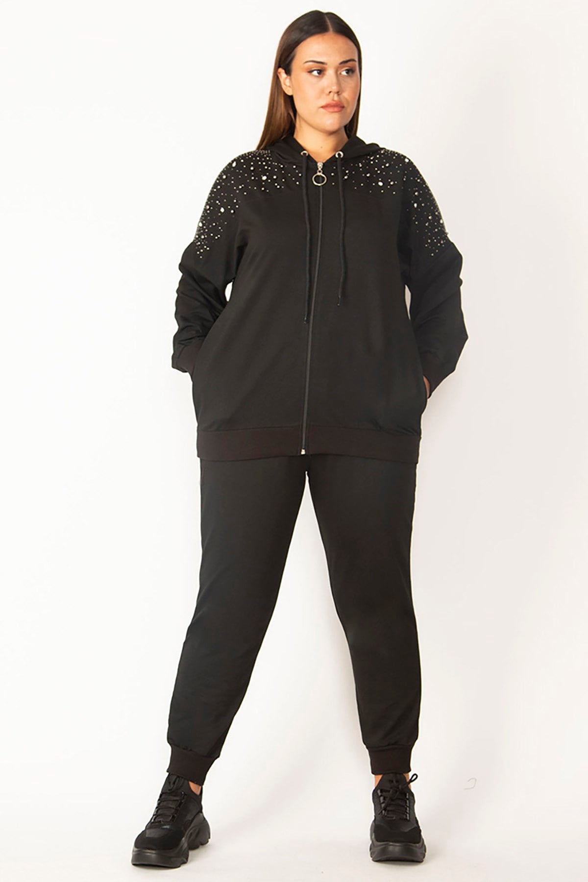 Kadın Siyah Ön Fermuarlı Taş Detaylı Kapşonlu Sweatshirt Pantolon Takım 65N28091