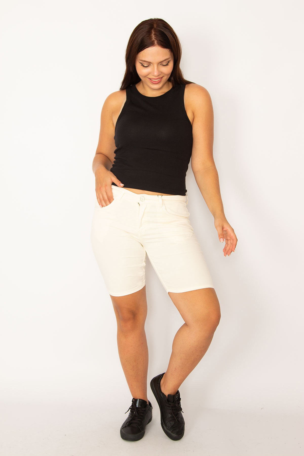 Kadın Bej 5 Cepli Gabardin Kumaş Şort 65N34214