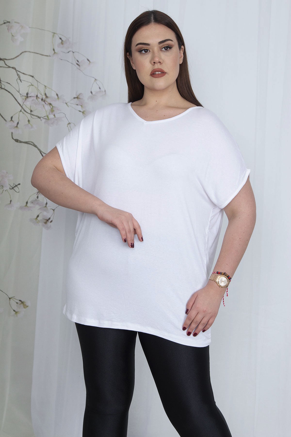 Kadın Beyaz V Yakalı Düşük Kol Bluz 65N23546