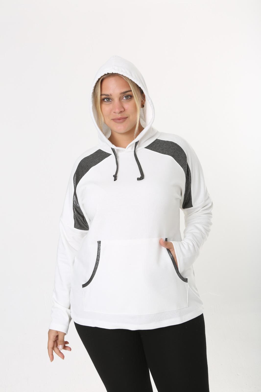 Kadın Büyük Beden Beyaz 3 İplik Kapüşonlu Cepli Sweatshirt 65N38328