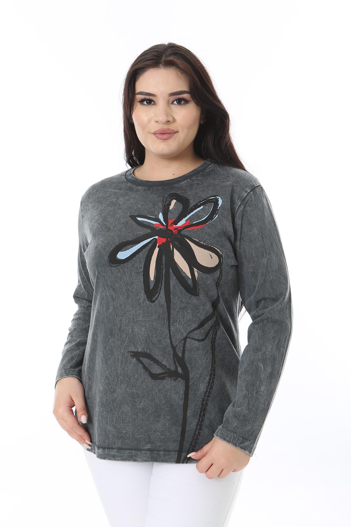 Kadın Büyük Beden Füme Yıkama Efektli Baskılı Sweatshirt 65N38631