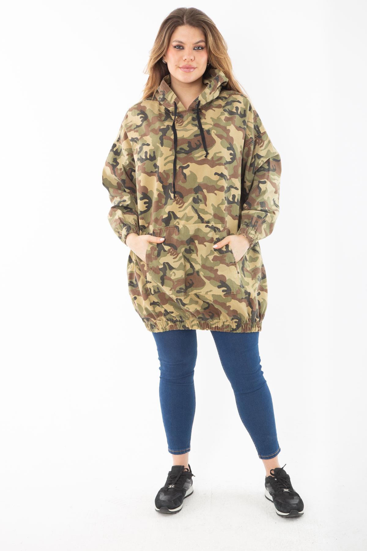Kadın Büyük Beden Haki Rahat Kesim Kamuflaj Desenli Kapşonlu Kanguru Cepli Uzun Sweatshirt 65N37298