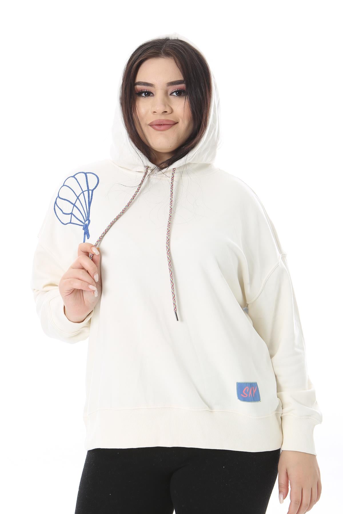 Kadın Büyük Beden Kemik Omuzu Nakış Ve Arkası Baskı Detaylı Kapşonlu Sweatshirt 65N38625