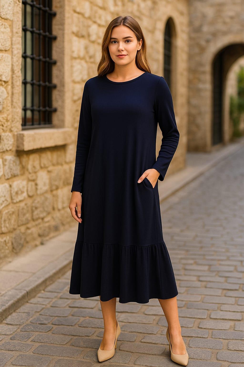 Kadın Büyük Beden Lacivert, Bisiklet Yaka, Etek Ucu Katlı, Cepli Viskon Elbise 65N39153