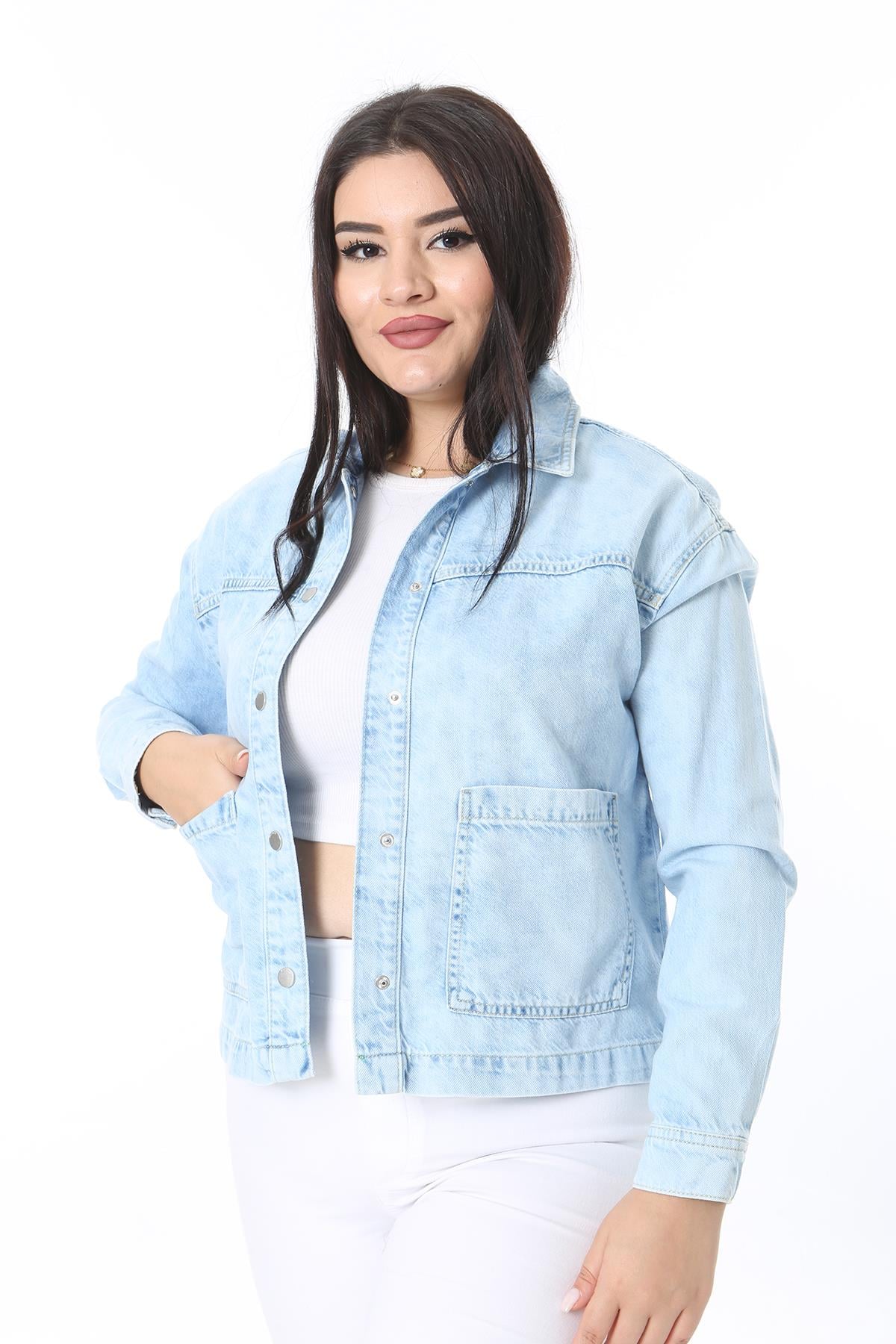 Kadın Büyük Beden Mavi Yıkama Efektli Kot Gömlek Mont 65N38383