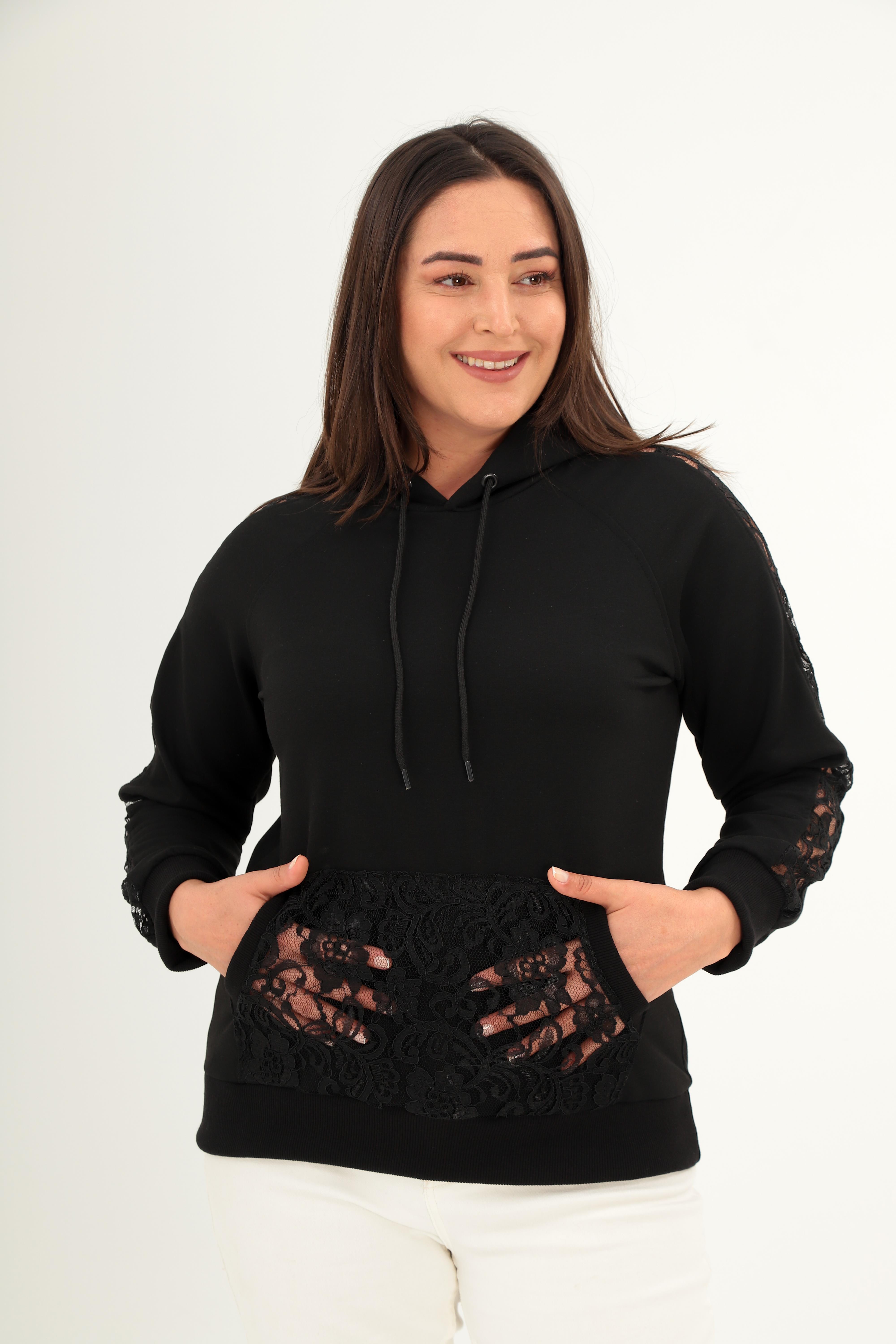 Kadın Büyük Beden Siyah Dantel Detaylı Sweatshirt 65N38435