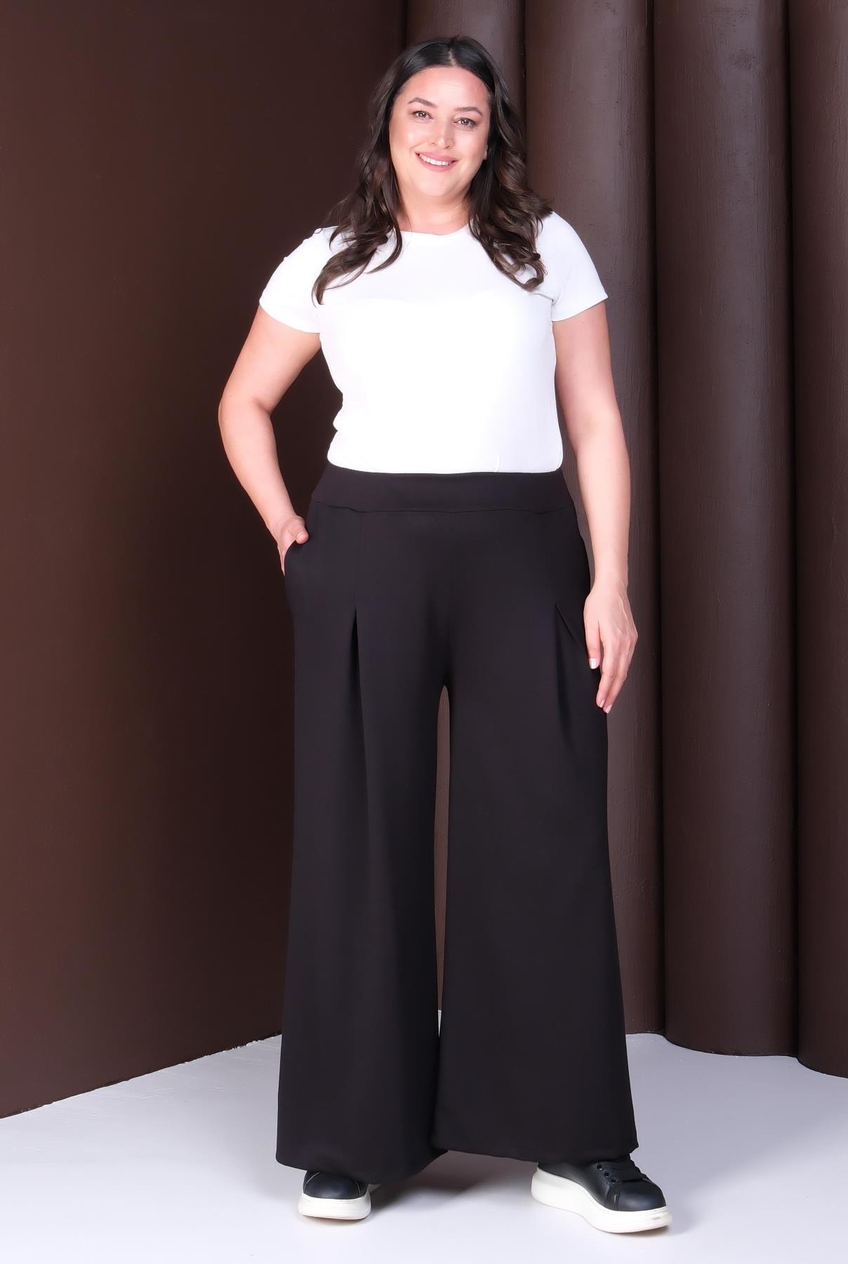 Kadın Büyük Beden Siyah, Pile Detaylı, Geniş Paça, Cepli Spor Pantolon 65N39268