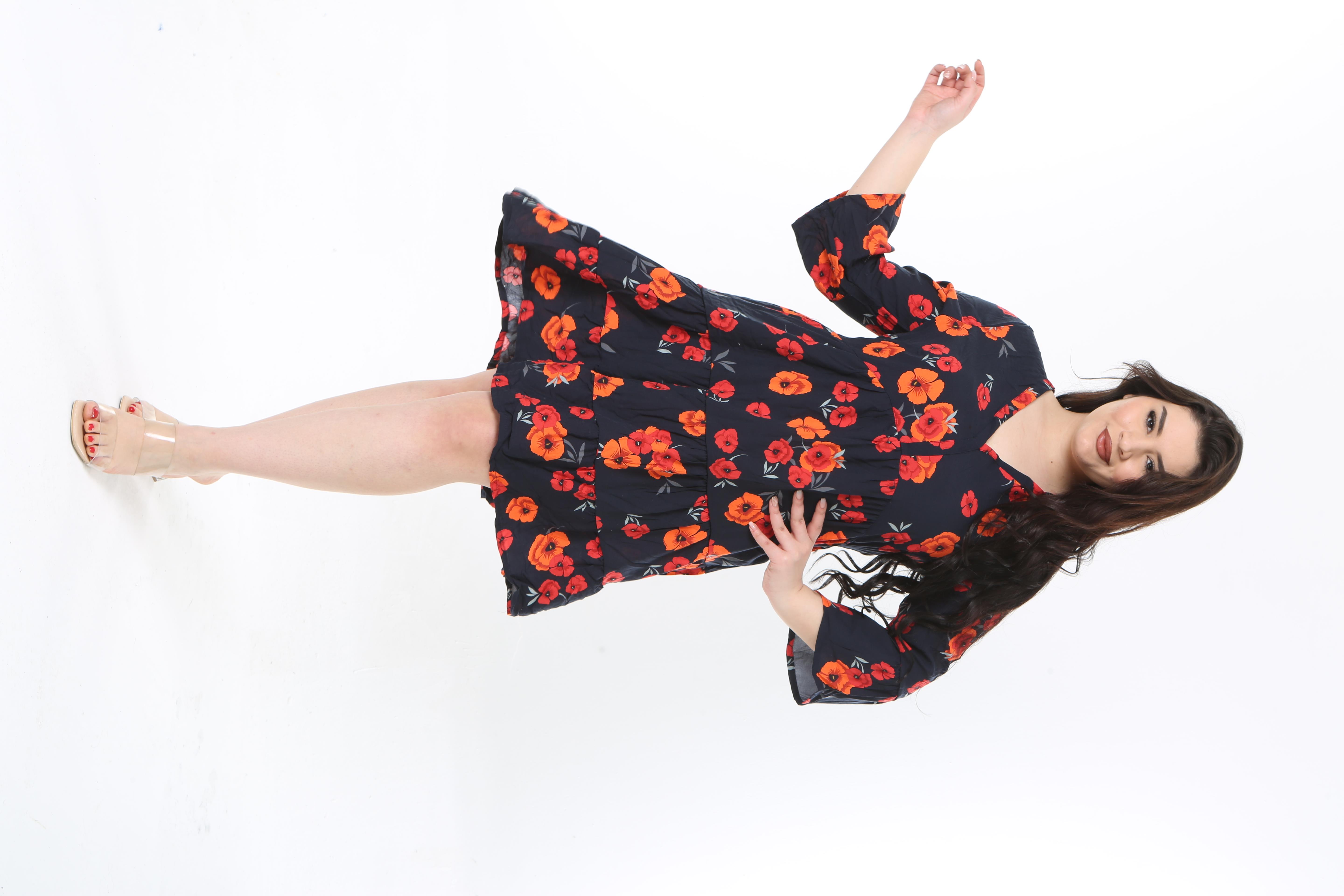 Kadın Büyük Beden Siyah V Yakalı Eteği Katlı Elbise 65N38845