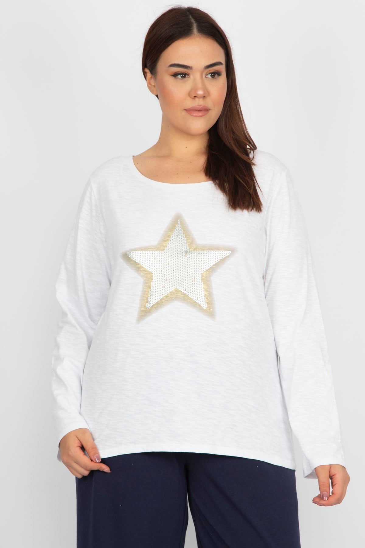 KADIN KEMİK PAMUKLU KUMAŞ PAYET VE BASKI DETAYLI BLUZ