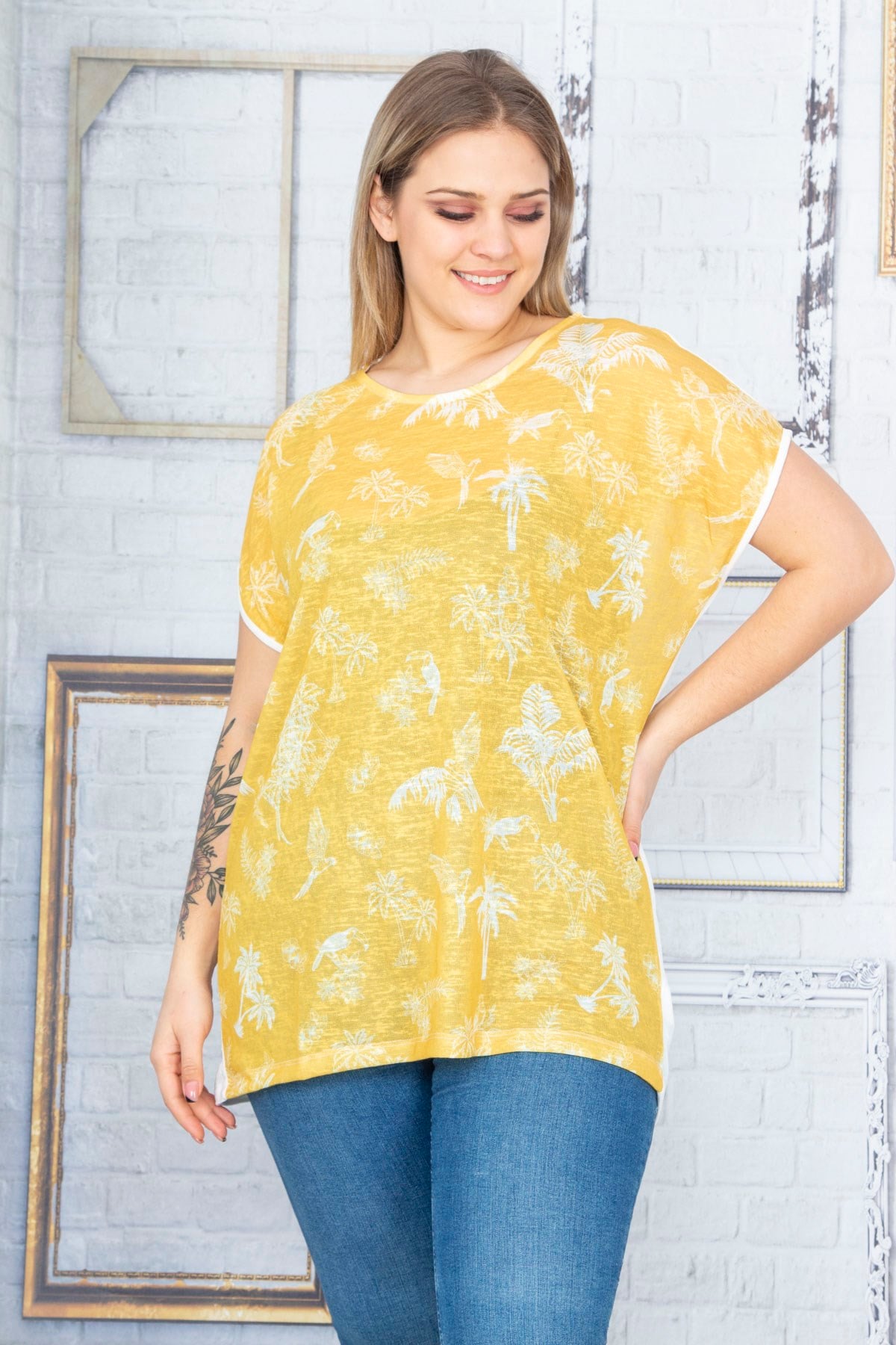 Kadın Sarı Düşük Kol Ön Desenli Bluz 65N22838