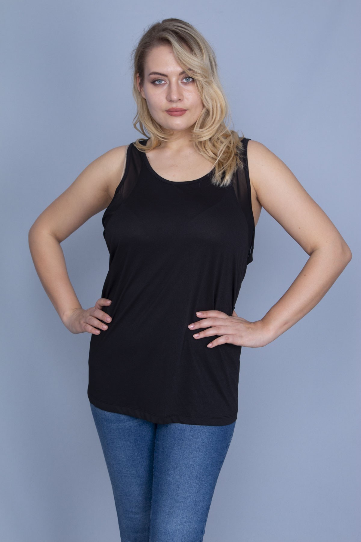 Kadın Siyah Kol Evi Tül Detaylı Spor Bluz 65N25824