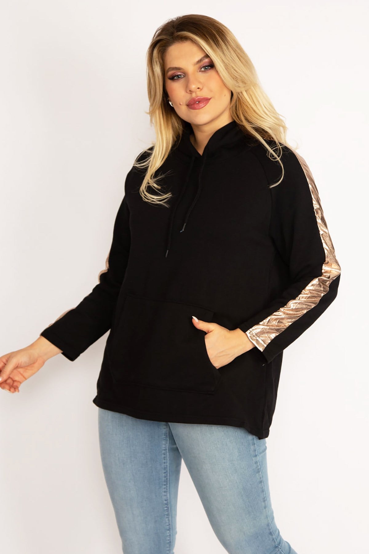 Kadın Siyah Kolları Dore Şerit Detaylı Kapşonlu Kanguru Cepli Sweatshirt 65N34671