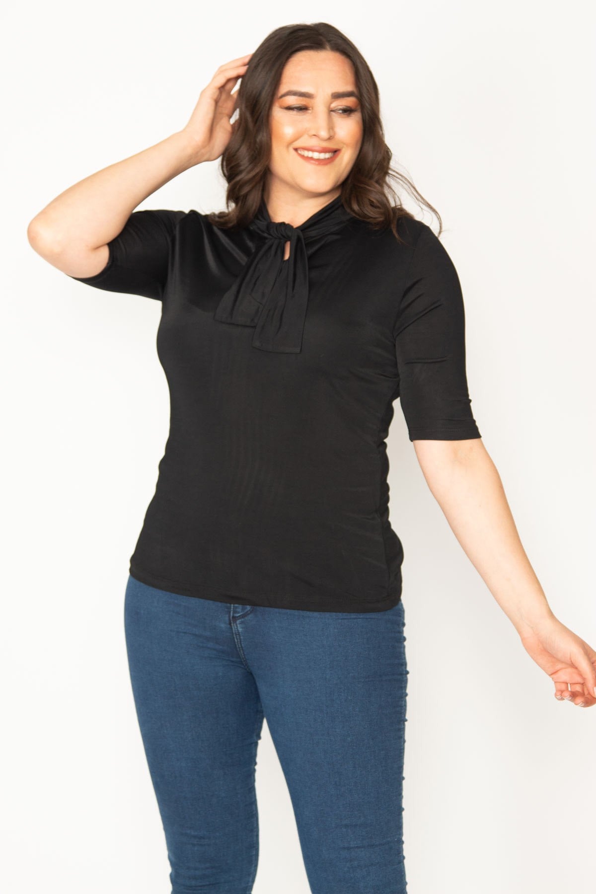 KADIN SİYAH YAKA FULAR BAĞLAMALI BLUZ