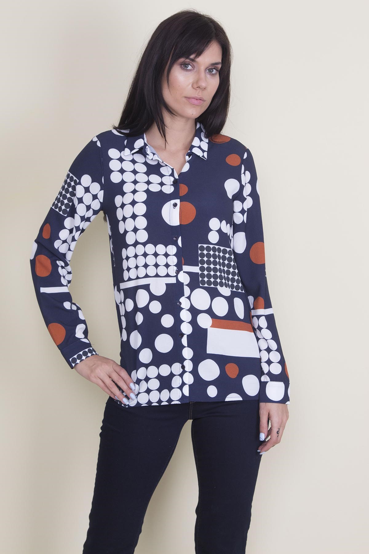 Ön Düğmeli Desenli Gömlek